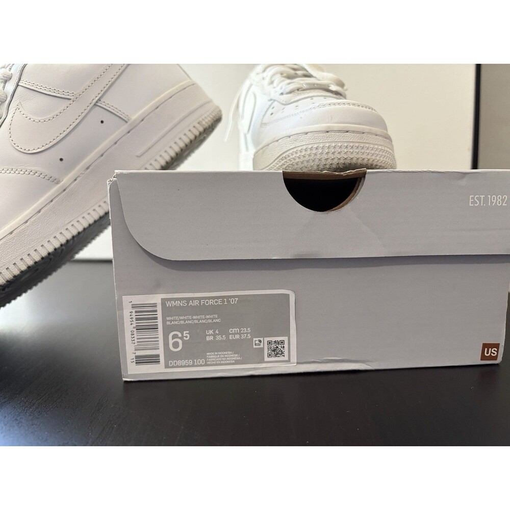 Nike Air Force 1 ‘07 Women’s Size 6.5 Triple White Leather DD8959-100 w/ Box - Picture 2 of 7